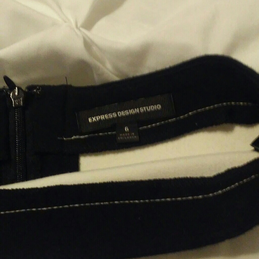 Skirt - Picture 2 of 3